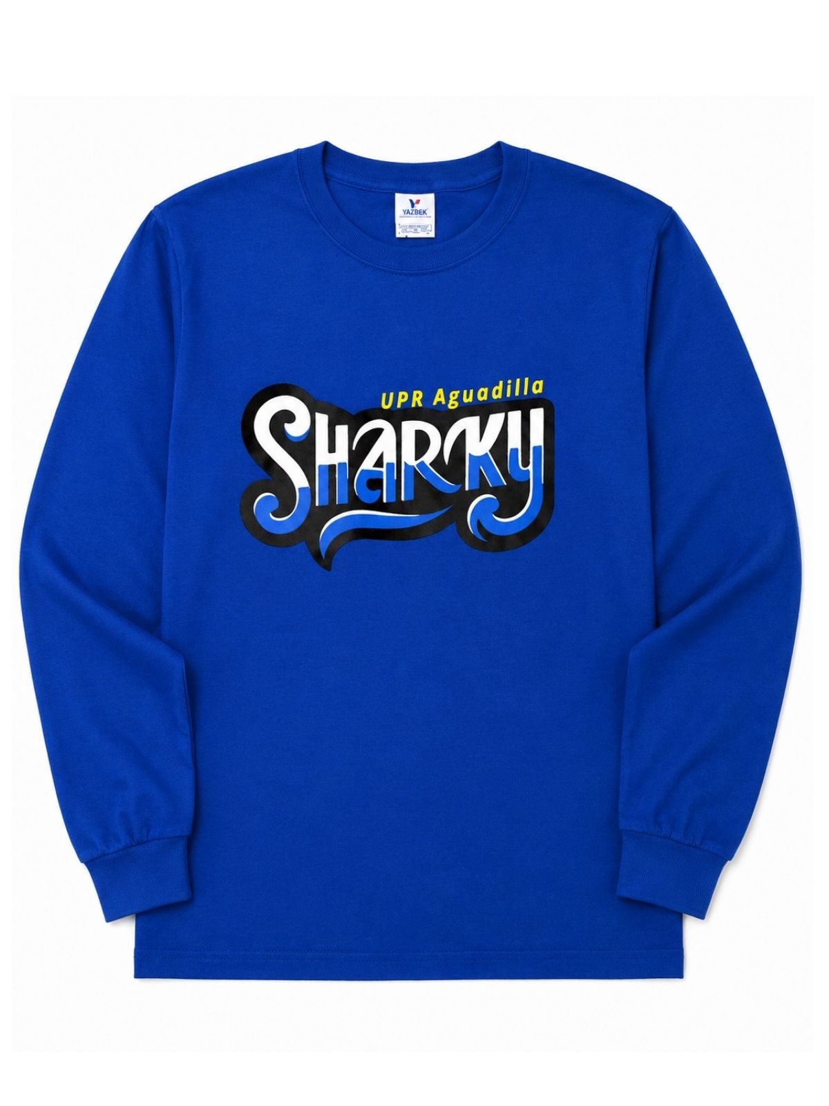 Camisa manga larga azul royal con estampado de Sharky UPR Aguadilla, la palabra Sharky en color blanco y azul con fondo negro